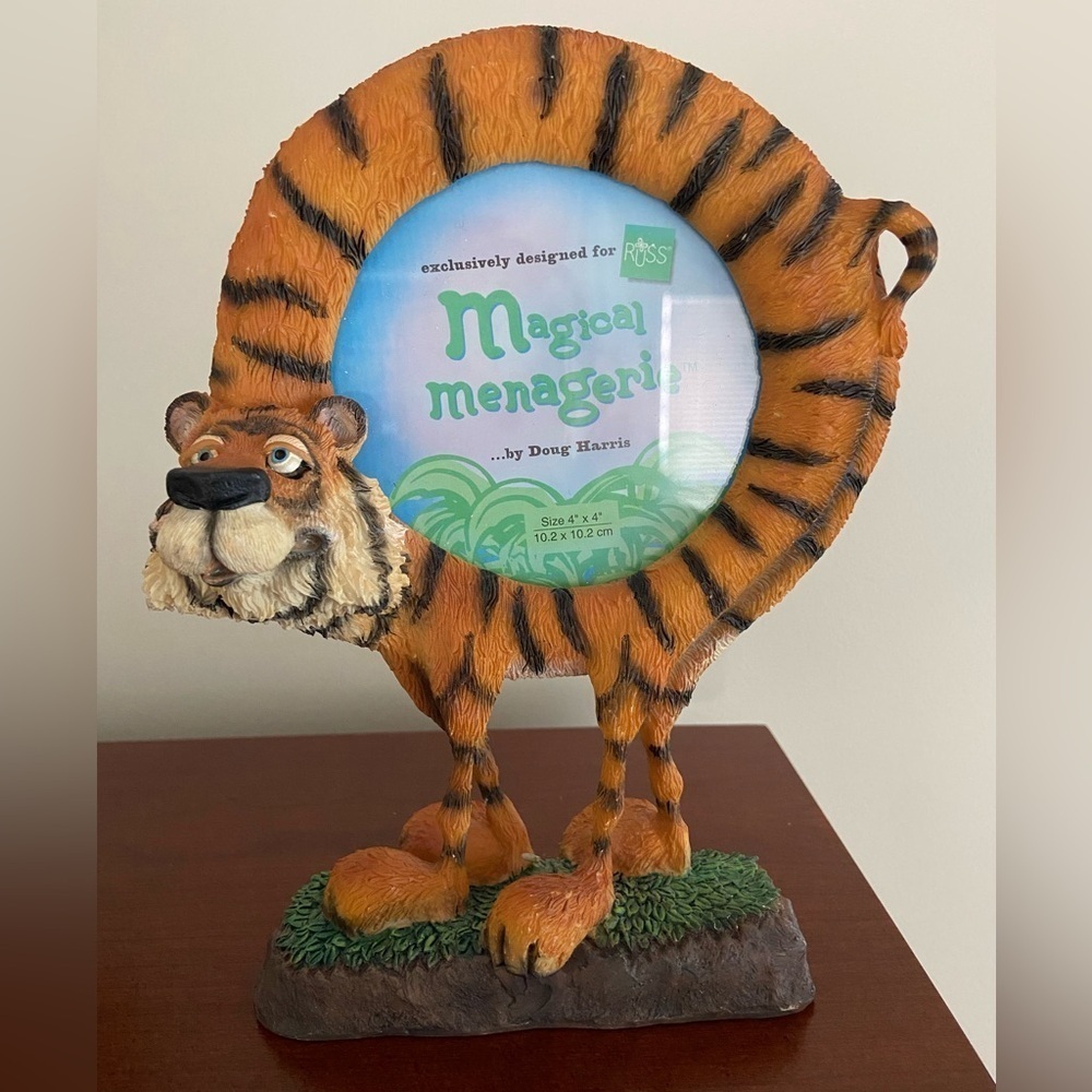 💜 Russ Magical Menagerie Tyrone Tiger Round Picture Frame Doug Harris 4"x4"